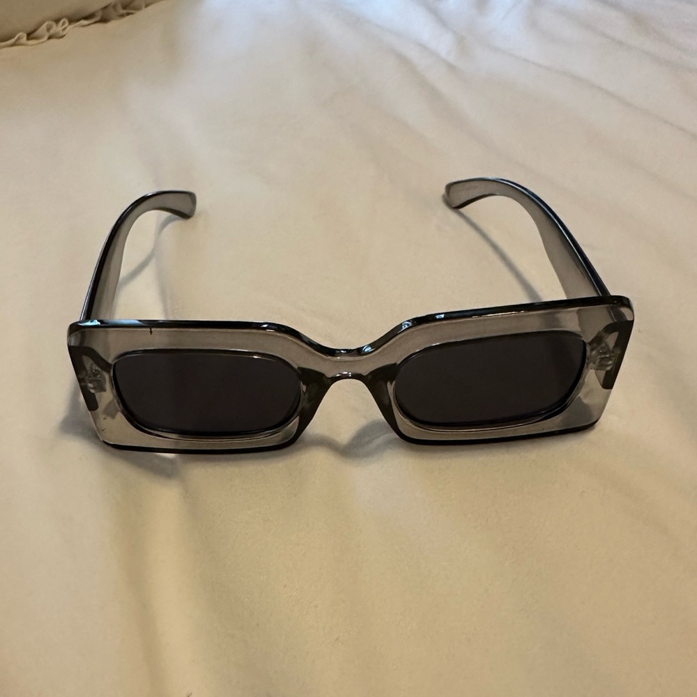 Grey translucent sunglasses - Picture 4 of 4